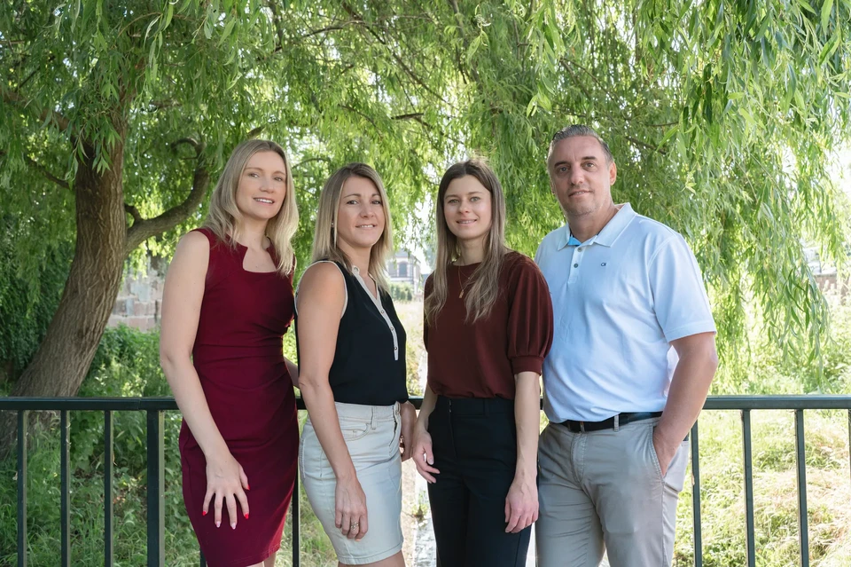 Agence immobilière **Home Steiner**, intérieur moderne